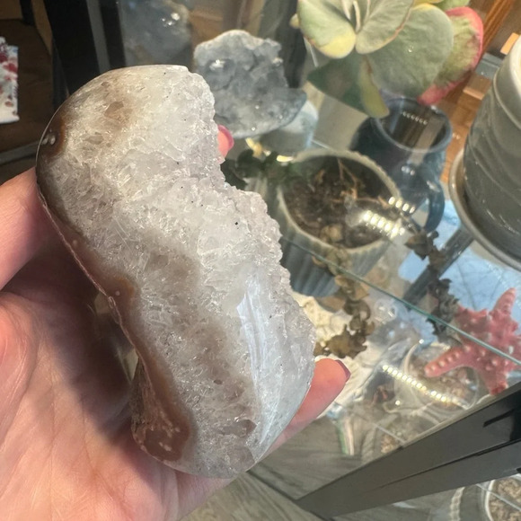 Clear Quartz Heart - Polished Edge 🤍 - Picture 5 of 7